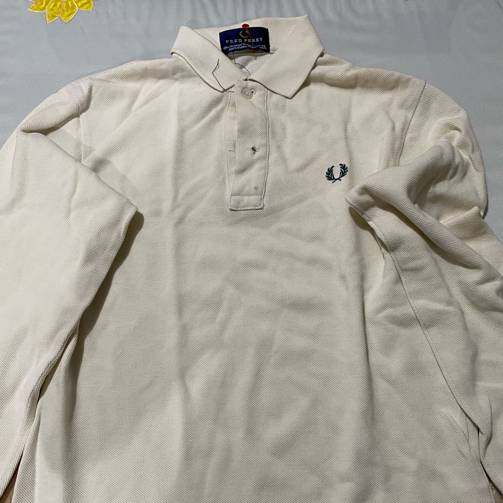 SIZE SMALL FRED PERRY LONG SLEEVE SHIRT